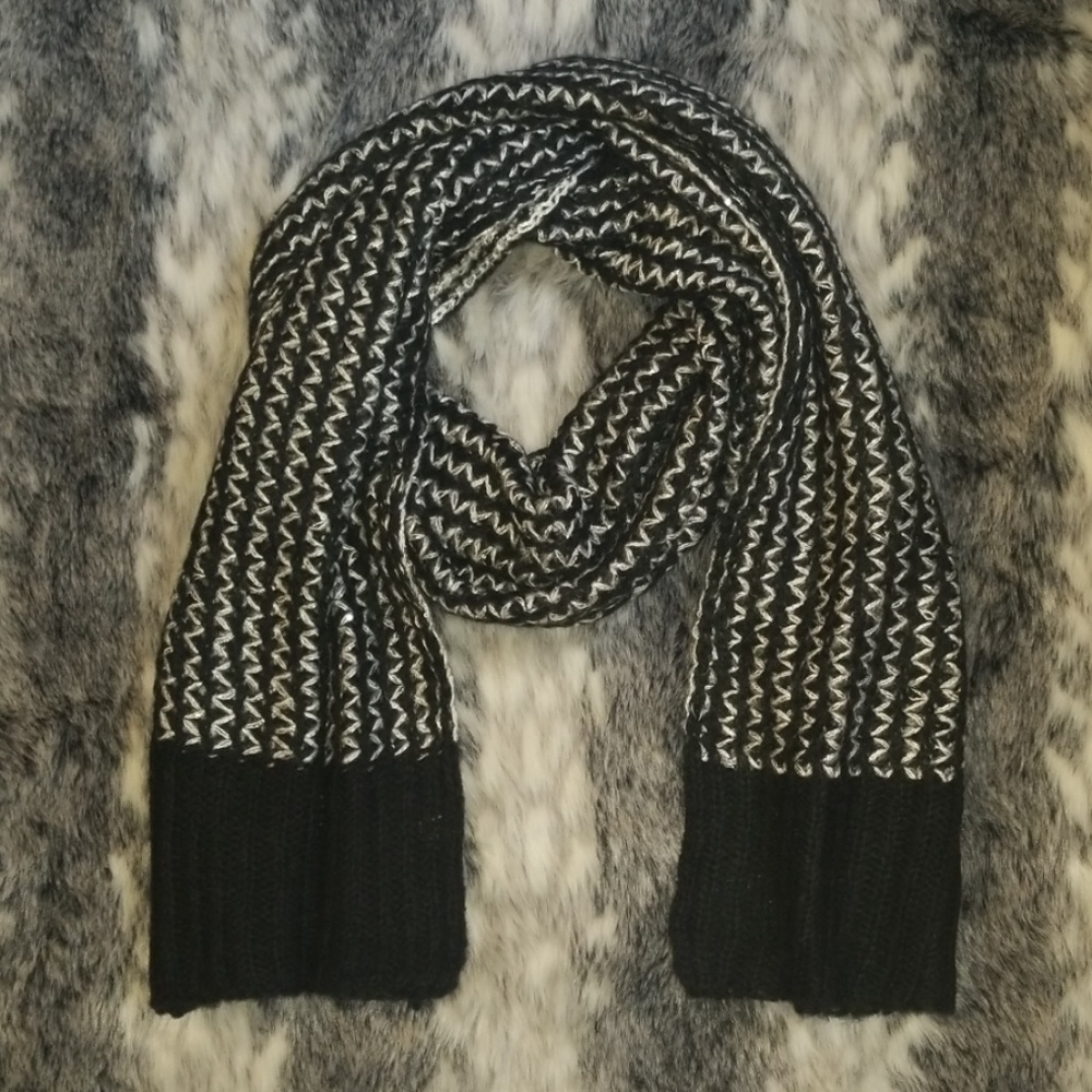 Black & White Scarf